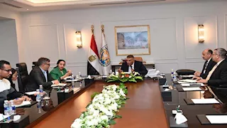 محافظ جنوب سيناء يتابع خطوات تحويل شرم الشيخ إلى مدينة خضراء ذكية (صور)