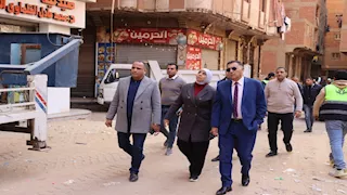 محافظ القليوبية يشرف على إزالة 7 طوابق مخالفة ببرج سكني في الخصوص (صور)