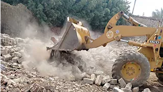 إزالة 15 حالة تعدٍ على الأراضي الزراعية في كفر شكر بالقليوبية (صور)