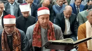 بحضور وزير الأوقاف.. الشيخ طه النعماني يؤم المصلين فى المنيا