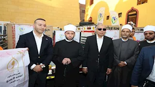 صور.. زيارة وزير الأوقاف لمغاغة وتفقده توزيع 8 آلاف كرتونة غذائية