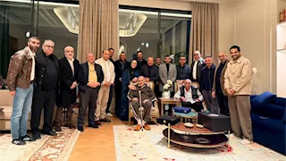 مجلس الزمالك يزور ممدوح عباس ويمنحه درع الرئاسة الشرفية للنادي