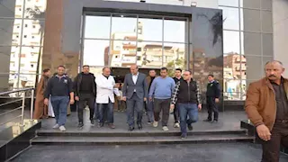 بالصور- محافظ أسيوط يطمئن على المرضى وجودة الرعاية بمستشفى منفلوط