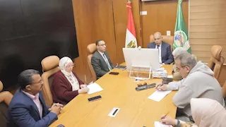 محافظ المنيا يشارك في اجتماع مجلس الوزراء لمتابعة توافر السلع الأساسية (صور)