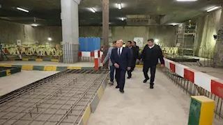 وزير النقل يتفقد محطة الملك الصالح لمتابعة المرحلة الأولى للخط الرابع للمترو