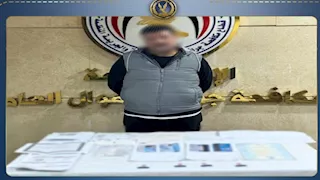 ضبط مزور تأشيرات وعقود العمل في بالقاهرة