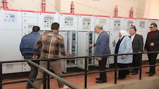محافظ المنيا يتفقد محطة رفع صرف صحي الروضة بملوي (صور)