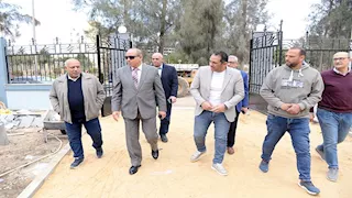 رئيس الجامعة يتفقد مشروعات إنشائية جديدة لتطوير الحرم الجامعي (صور)