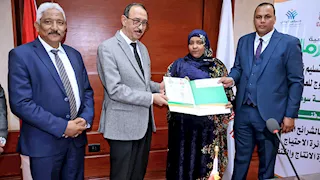 محافظ سوهاج يسلم مساعدات زواج لـ15 عروسًا من الأسر الأولى بالرعاية