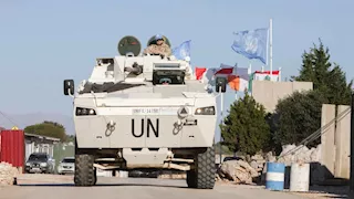 "اليونيفيل" ترافق المدنيين للخروج من بلدية "علما الشعب" بجنوب لبنان