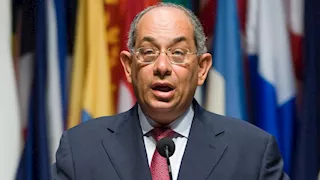 يوسف بطرس غالي يحلل أسباب تراجع الجنيه 10% في أسبوع