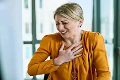 النوبة القلبية وغازات البطن.. كيفية التفرقة بينهما