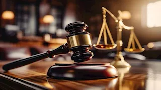 فقدان البصر.. ماذا حدث في أولى جلسات محاكمة 10 مسؤولين بمستشفى 6 أكتوبر؟ | فيديو وصور