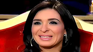 إطلالة سوداء جذابة.. دينا تتألق برفقة فائزة مهرجان الرقص الشرقي بلمسات جريئة