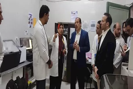 نائب وزير الصحة يتفقد المنشآت الطبية بالبحيرة ويوصي بصرف مكافآت للمتميزين