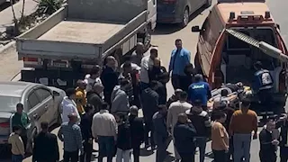 طاردته الكلاب الضالة فصدمته سيارة.. مأساة الطفل "باسل" في شوارع السويس