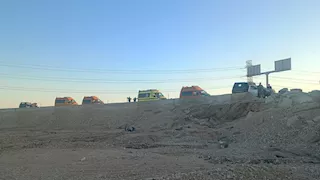 42 مصابًا.. ننشر الصور الأولى لحادث انقلاب أتوبيس قنا الصحراوي