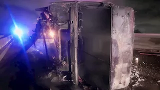 تفحم سيارة نقل ثقيل على طريق ببرج العرب بالإسكندرية