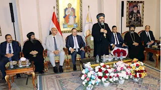 وزير التعليم العالي يهنئ الأقباط بعيد القيامة بالمقر البابوي في الإسكندرية- صور
