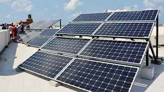 لترشيد الاستهلاك.. الكهرباء تحصر أسطح المبانى الحكومية لإقامة خلايا شمسية