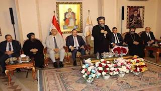 قنصوة يزور الكنيسة المرقسية بالإسكندرية: الله يديم علينا الأمن 