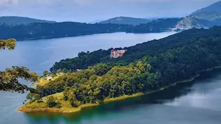 بين الأسطورة والواقع.. ماذا تخفي بحيرة الدموع في الهند؟