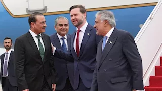 بعد جولة مفاوضات الـ"21 ساعة".. وفدا أمريكا وإيران يغادران باكستان بدون اتفاق