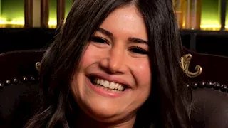 إطلالة ناعمة لديانا هشام بفستان بيبي بلو وسط الطبيعة 