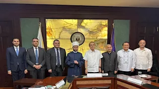رئيس المحكمة العليا بالفلبين يستقبل وزير الأوقاف لبحث تدريب القضاة الشرعيين