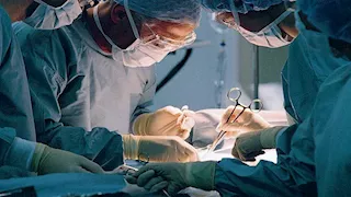 جراحة ناجحة في الدقهلية تنقذ قدم طفل من مضاعفات خطيرة 