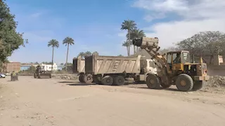 الجيزة ترفع 1450 طن مخلفات بحملات مكبرة بالمنصورية والمنيرة الغربية- صور