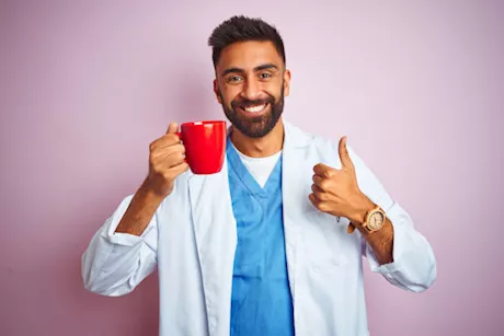 كحول الأذكياء- جمال شعبان يزف بشرى سارة لعشاق تناول القهوة