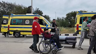 صور.. الهلال الأحمر يطلق قافلة "زاد العزة 177" إلى غزة