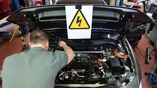 باحثون: تقنية مبتكرة تقلل أعطال السيارات الكهربائية بشكل كبير