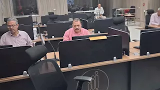 تشميع 41 محلًا مخالفًا لمواعيد الإغلاق ضمن حملات ضبط الشارع في أسيوط