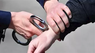 ضبط محال تبيع أجهزة فك شفرات القنوات بشرم الشيخ