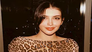 سارة بركة تستعرض إطلالة جريئة لها بأحدث ظهور والجمهور يعلق - صور