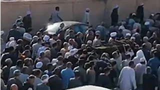 وداع مهيب لخادم آل الطيب.. الآلاف يشيعون جنازة الشيخ بعبيش بالأقصر