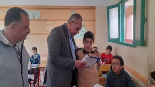 مدير تعليم القليوبية يتفقد مدارس شبين القناطر لمتابعة انتظام العملية التعليمية