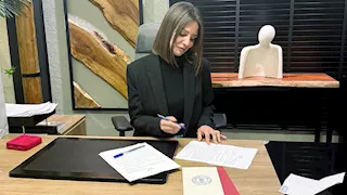 إيمان العاصي تتعاقد على بطولة مسلسل انفصال لعرضه خارج السباق الرمضاني