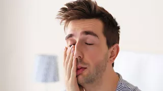 ما أسباب النعاس المستمر؟ لن تتوقع الإجابة