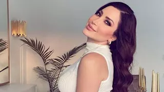 بإطلالة أنثوية ناعمة.. نسرين طافش تتألق بفستان البولكا دوت (صور)