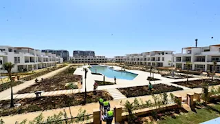 وزيرة الإسكان تتابع تنفيذ مشروعات كبرى بالعلمين الجديدة ومارينا