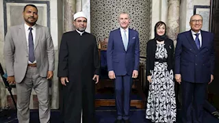 صور.. أمير رومانيا يزور الجامع الأزهر ويشيد بدوره في نشر قيم السلام العالمي