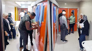 بعد شكاوى من المواطنين.. تشميع مركز ولادة غير مرخص بالإسماعيلية (صور)