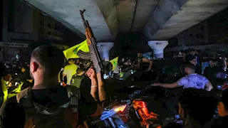 احتفالات واسعة في لبنان مع سريان وقف إطلاق النار برعاية أمريكية ( فيديو)