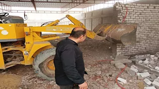 إزالة غرف ومقابر وأسوار مخالفة بالدقهلية.. والمحافظ: لن نترك مخالفة واحدة -صور