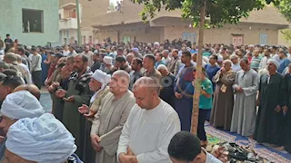  وداع مهيب لطفلة الشورانية.. تشييع جثمان "حبيبة" بعد 6 أيام من البحث في نيل سوهاج -فيديو وصور 