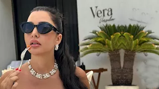 فستان جرئ.. لاميتا فرنجية تخطف الأنظار في أحدث ظهور