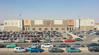 النقل تنشر صورًا لساحات انتظار LRT وإقبال المواطنين على القطار - (صور)